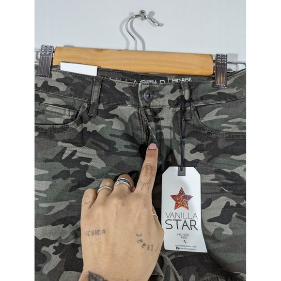 NEW Vanilla star Camo Denim Shorts Juniors Women's Size 1 - Picture 3 of 5